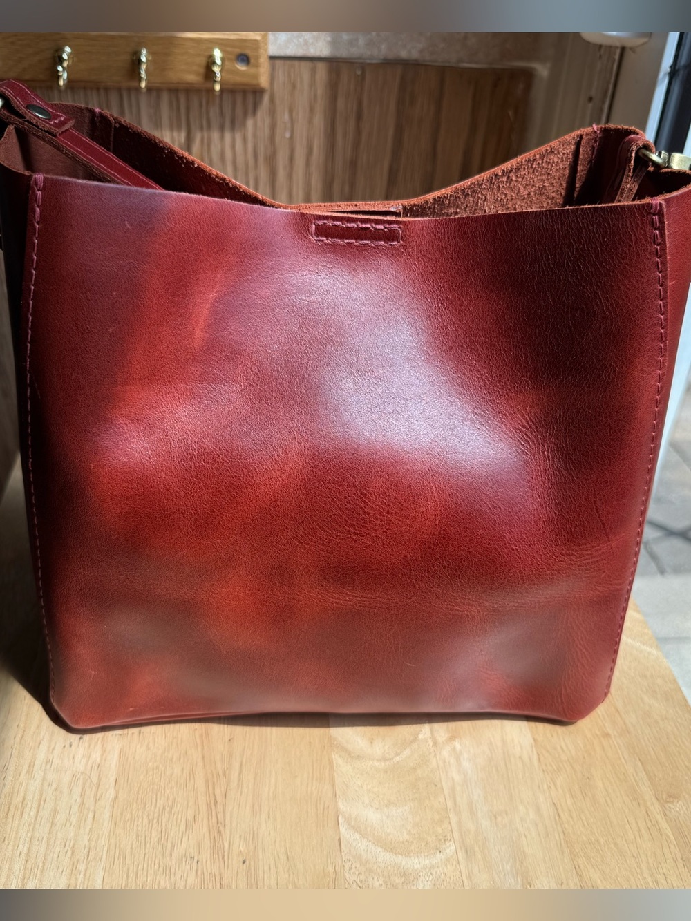 Portland Leather Goods Rosso Red Full Grain Leather Butterfly Bucket Bag Tote - Picture 2 of 5